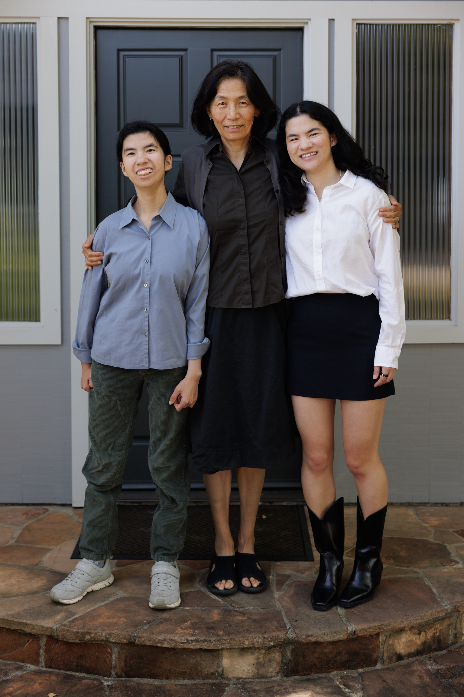 Yaya's sister, mom and herself dressed nicely
